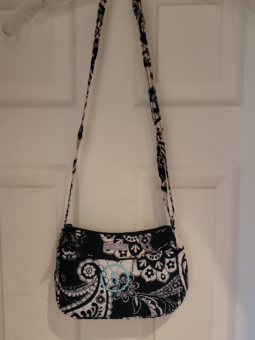 Vera Bradley Black & White Floral Paisley Crossbody S Monogram